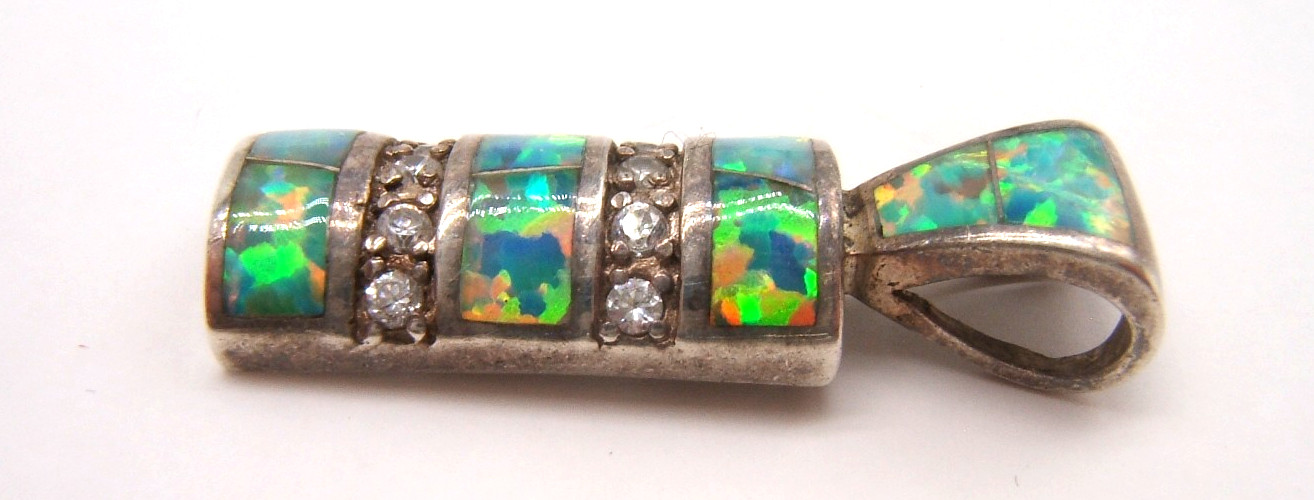 VTG STERLING SILVER PENDANT WITH FIRE OPAL