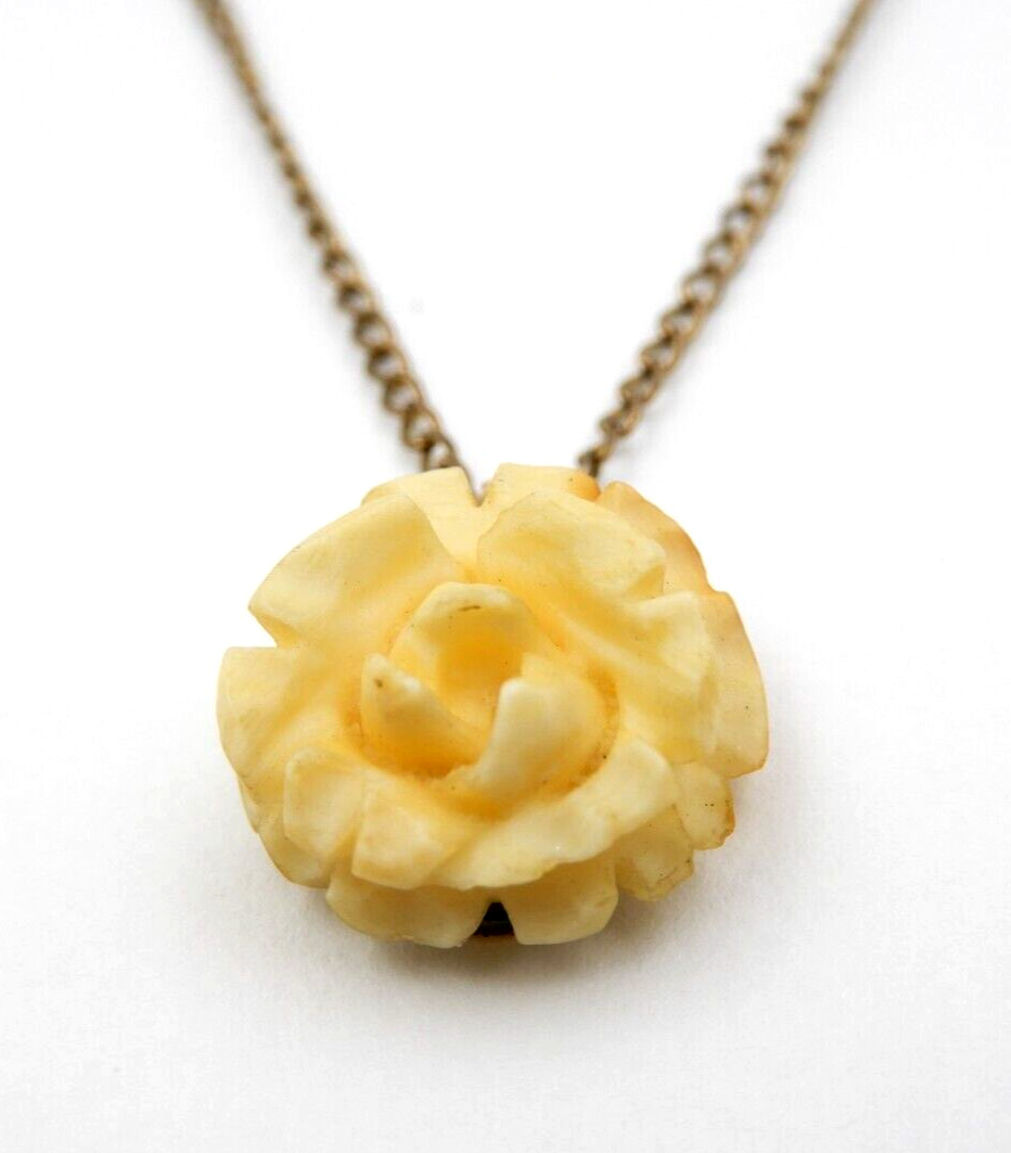 VINTAGE YELLOW FLOWER PENDANT NECKLACE SIGNED ‘WRE’ 1/20th 12K GOLD FILLED