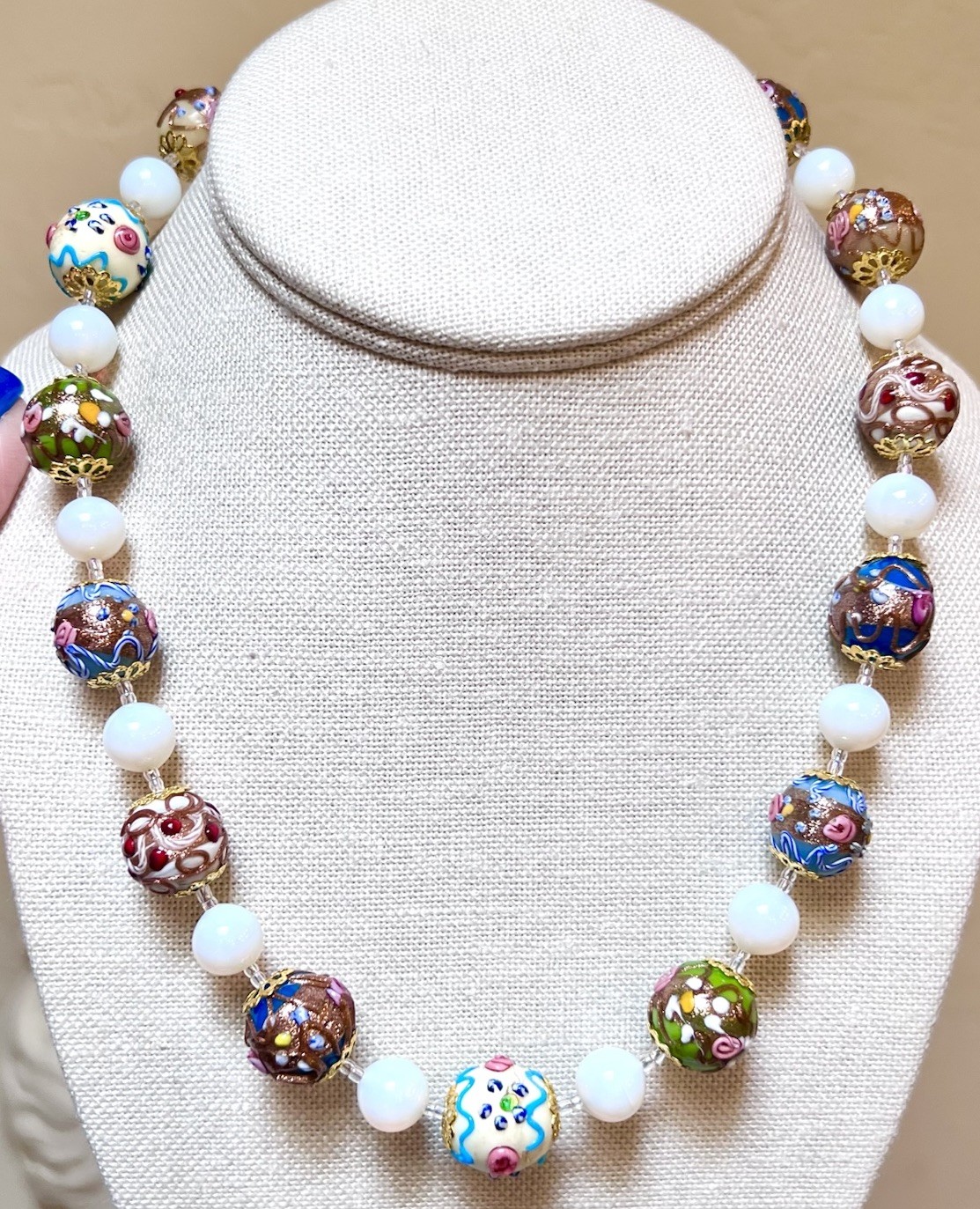 GORGEOUS Vintage Venetian Art Glass Wedding Cake & Opalescent Bead Necklace