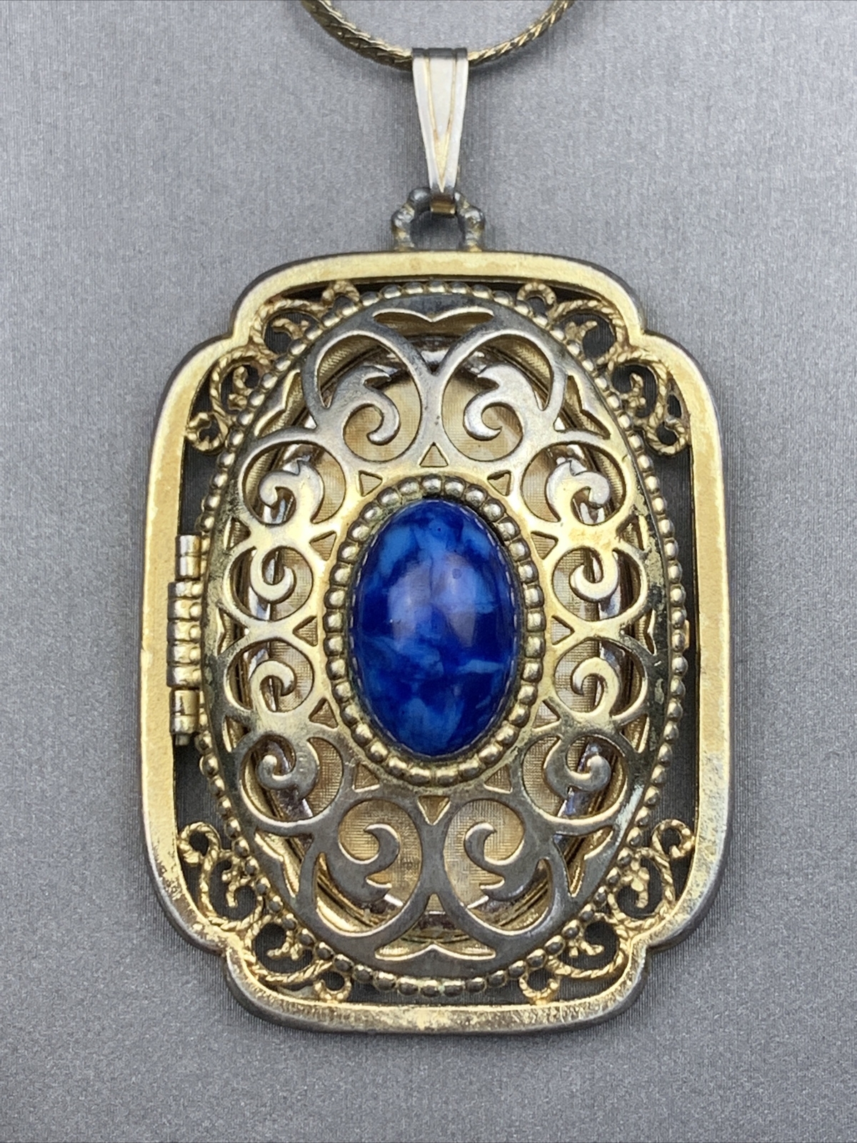 Vintage Necklace Signed Avon Hidden Picture Locket Faux Lapis Lazuli￼ Pendant 22