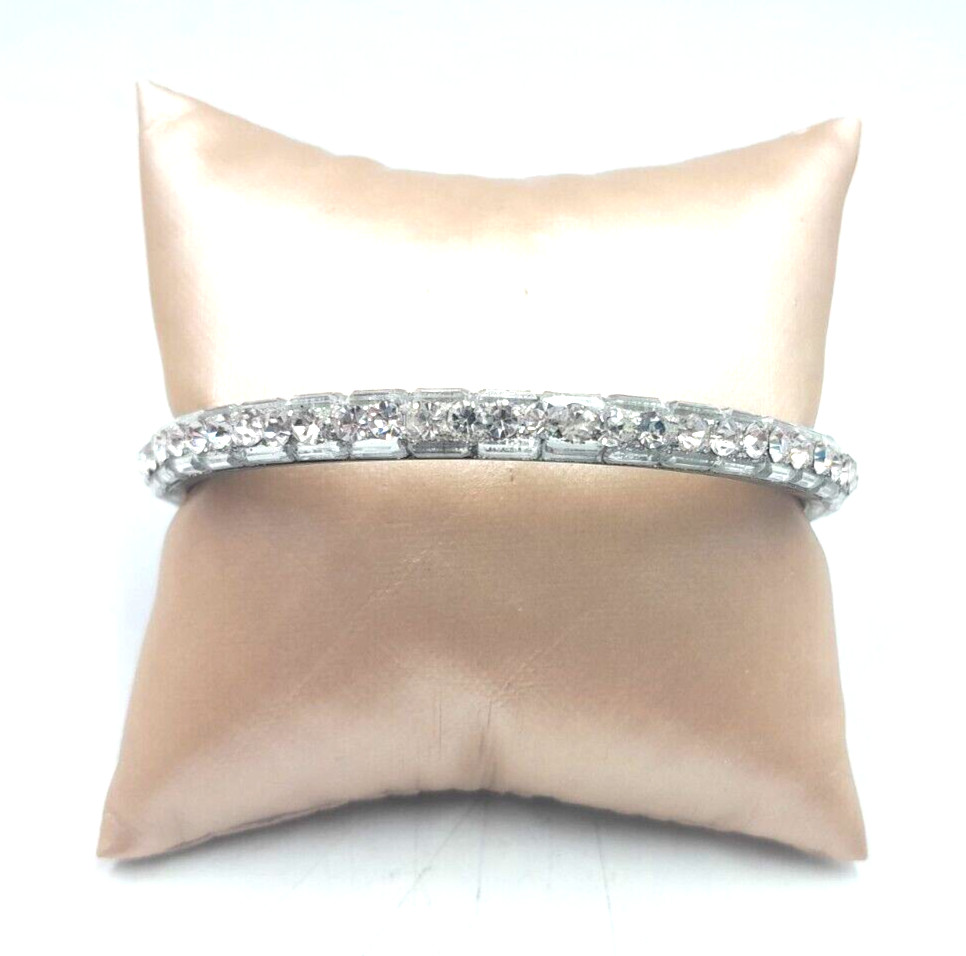 Vintage Beautiful Bright Rhinestone Bling Bangle Bracelet Fits Size 7-7.5″