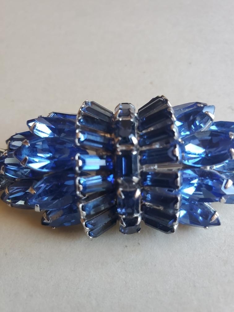 Kramer of New York Silver Tone Bow Look w/ Layers of Blues Assorted Sizes