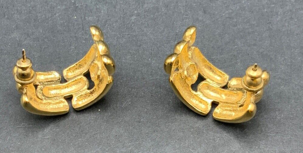 Givenchy Signed Gold Tone Earrings Link Basket Weave Half Circle Hoop 80s .9”