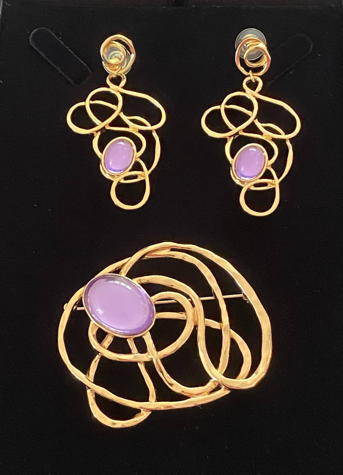 Vintage AVON 1992 Golden Web Purple Cabochon Pin/Brooch & Earrings Set-Excellent
