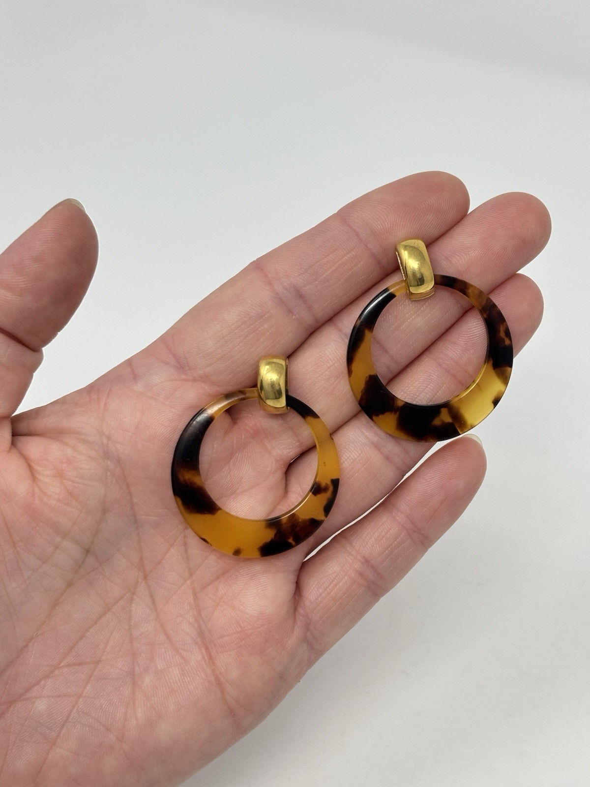 Vintage Chic NAPIER Tortoise Acrylic Resin Dangle Hoop Door Knocker Earrings