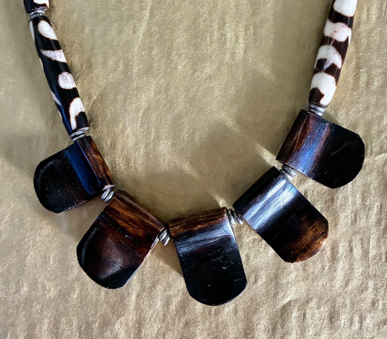 Vintage 1960s Brown & Cream African Batik Bone Beaded Necklace Tribal Ethnic 17″