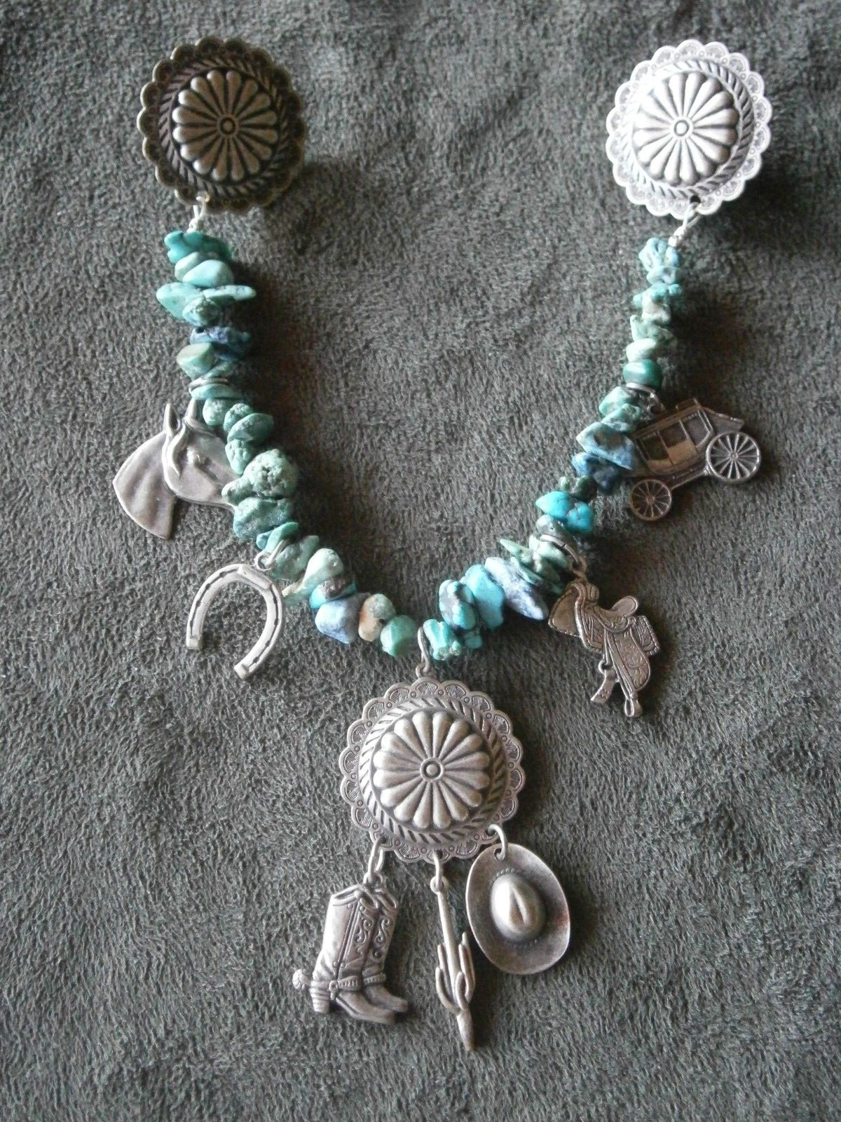 Silvertone Southwestern Theme Turquoise Chips Sweater Dress Clip Collar Pin 30g