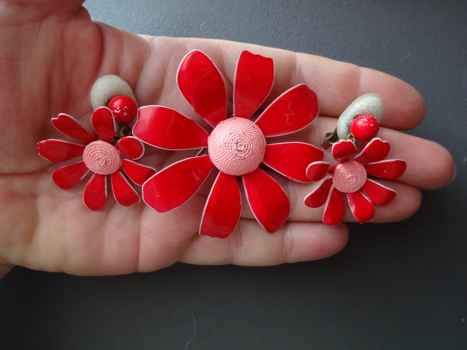 VTG Retro 60s Red Enamel Metal Brooch Pin Dangle Clip On Earrings Set Super RARE