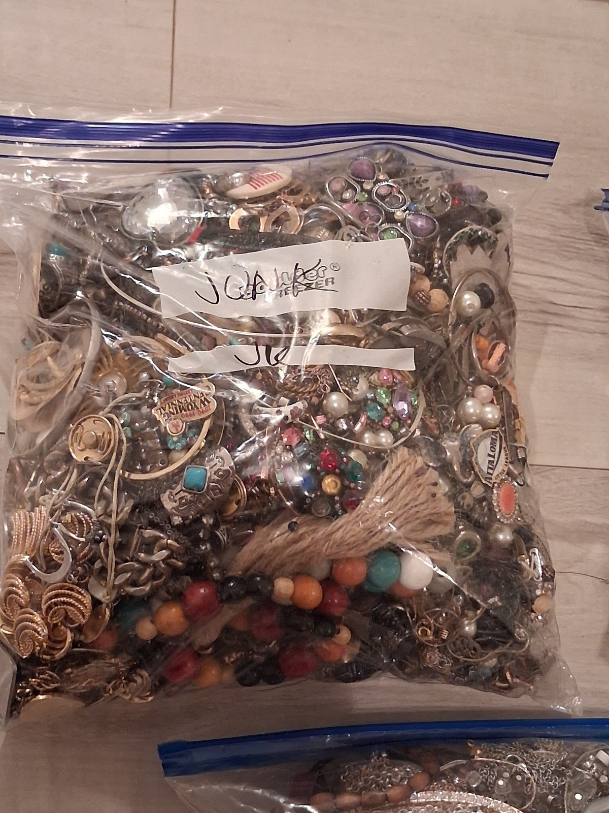 20 lbs -5 oz Vintage To Now CRAFT, REPAIR ,TANGLED Junk Jewelry Lot (JK005)