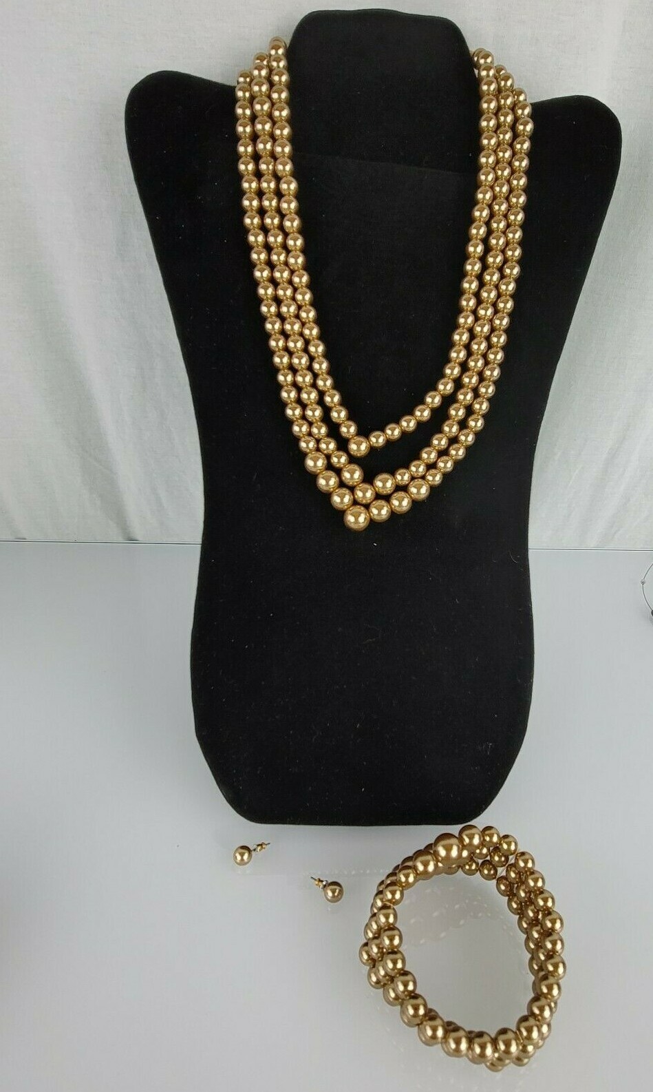 Avon Costume Jewelry Necklace Set Lot Bracelet Earrings Pearl Turtle 17 pieces