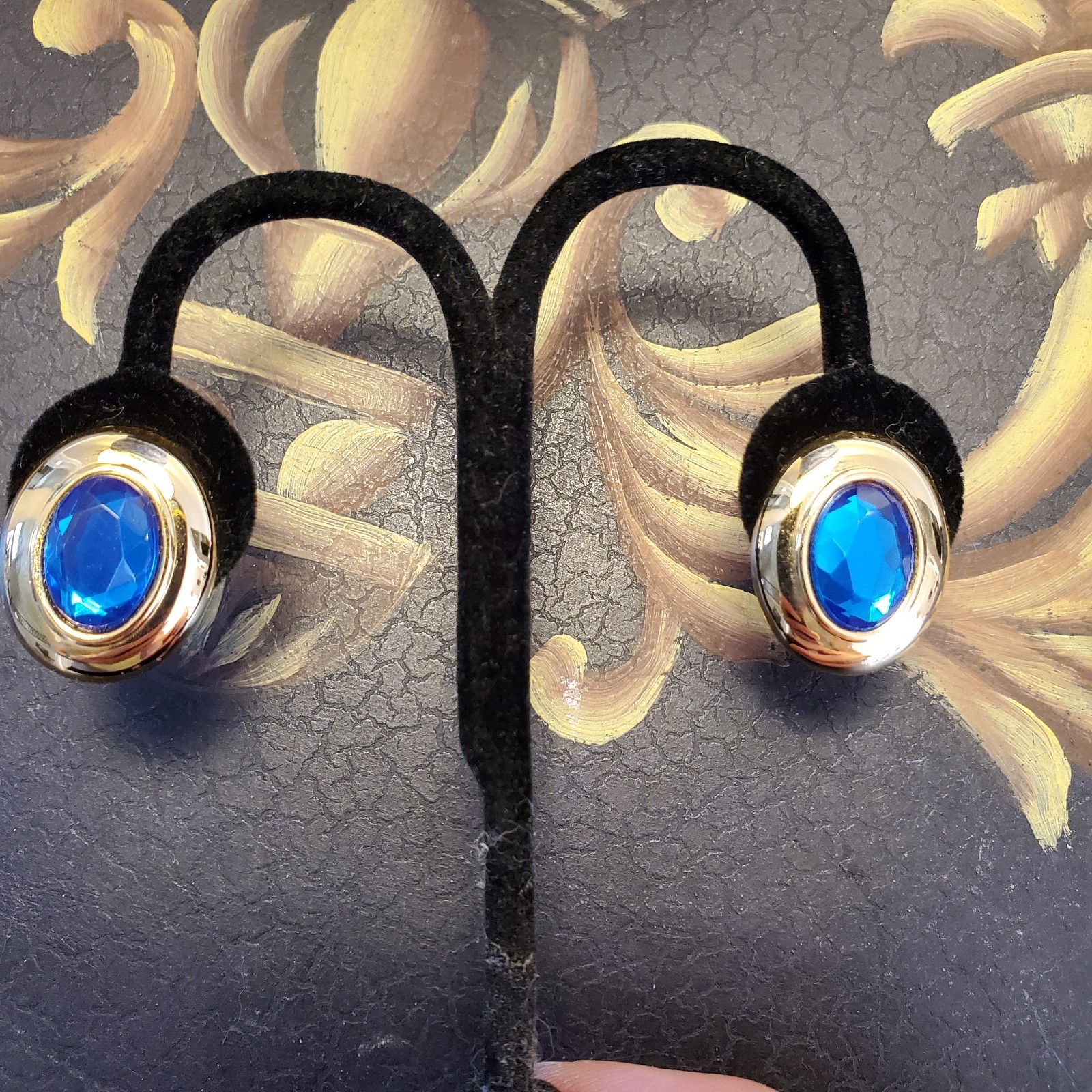 Clip On Earrings Faceted Blue Stone Designer VTG Gold Tone Lightweight with Pads