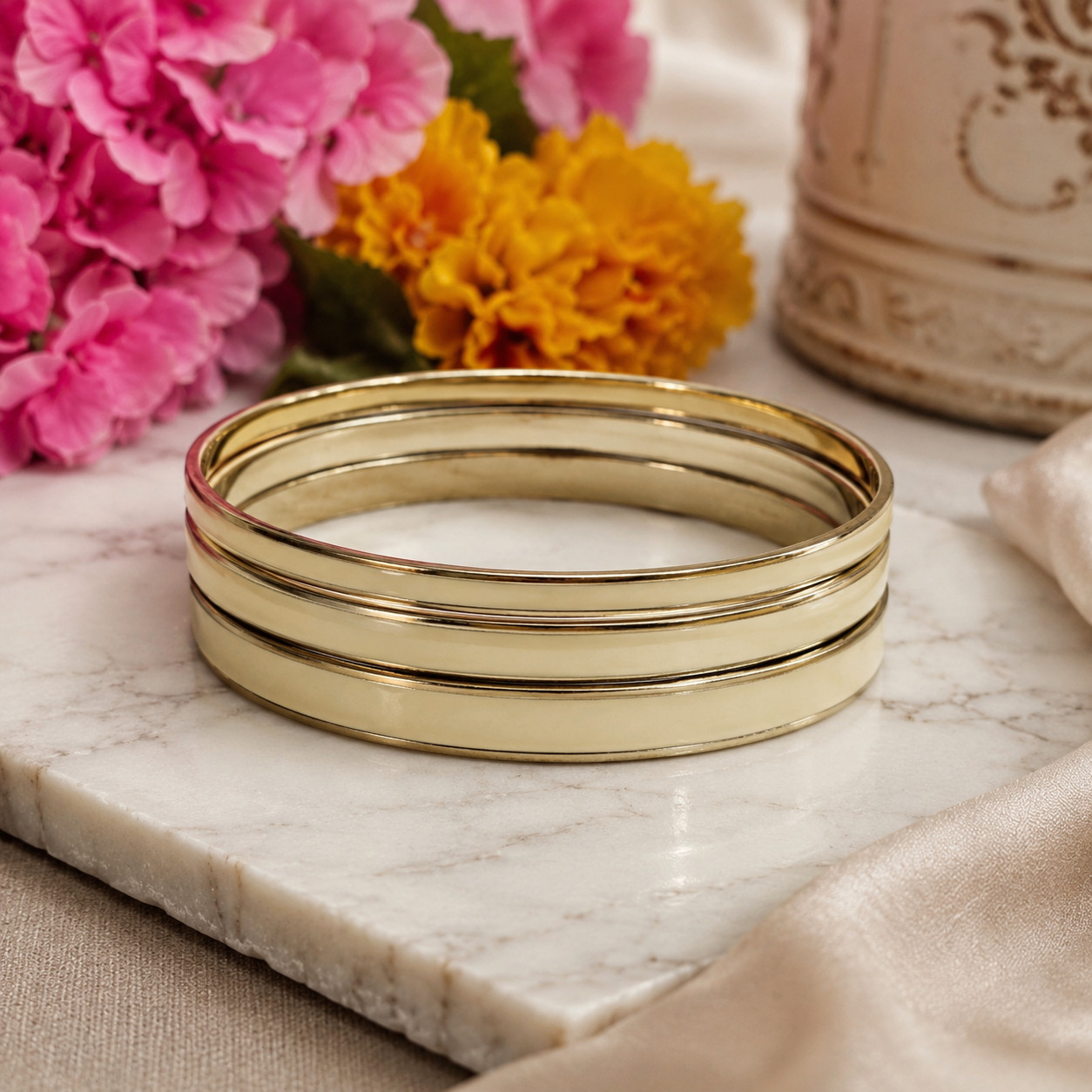 Vintage Cream Enamel Gold Tone Bangle Bracelet Set 3 Stackable Bangles 8 In
