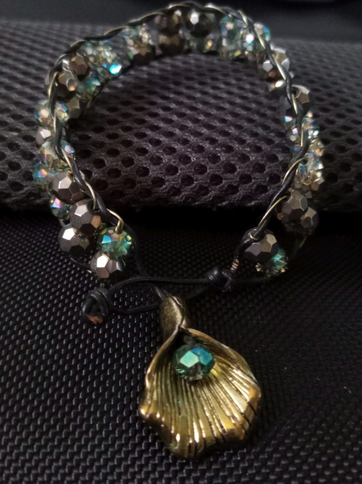 Vgt. Beautiful Color Glass Crystals Beaded*Bead Brass Clasp Accented Bracelet