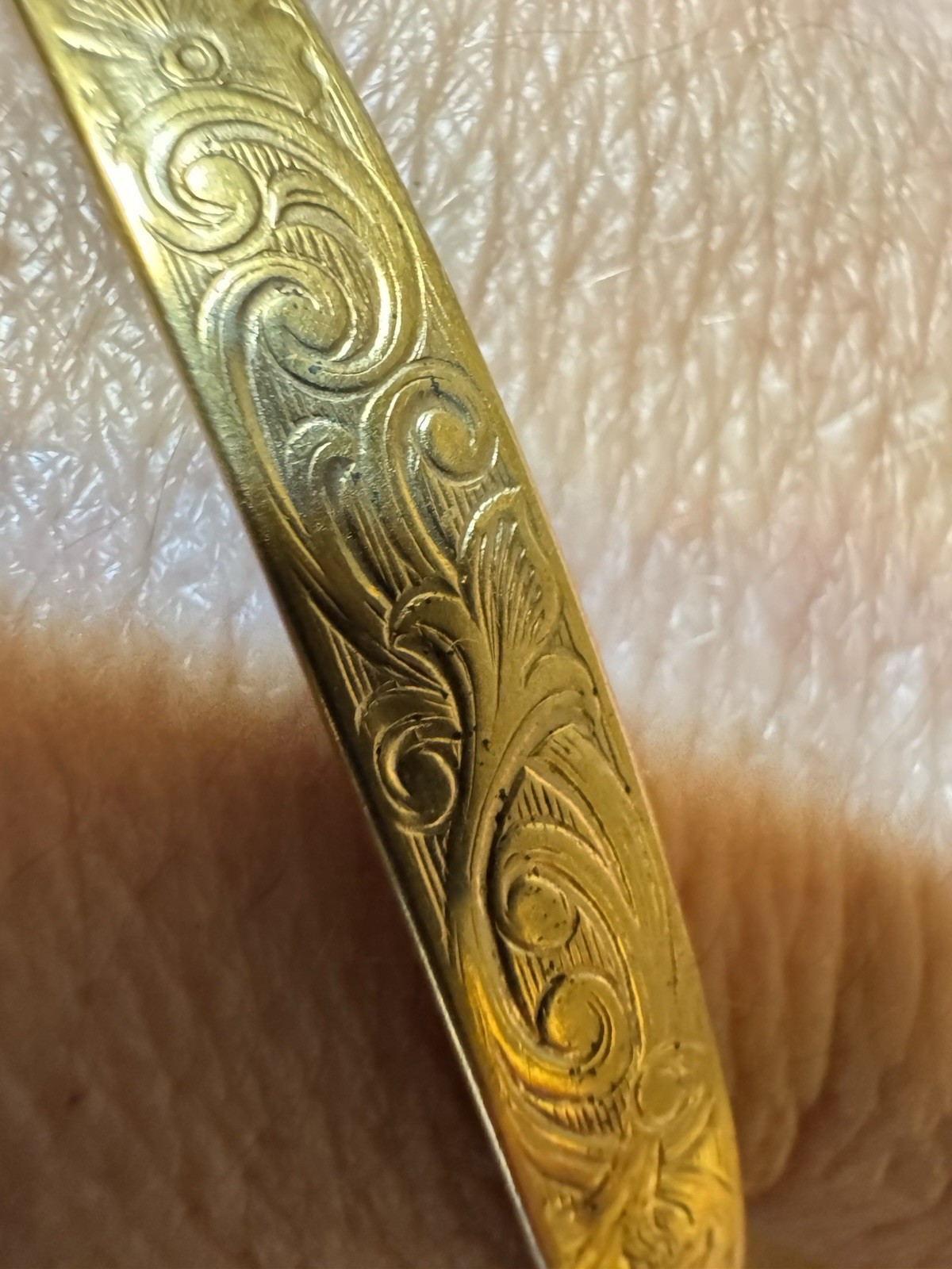 Vintage 1/20th 12K Yellow Gold Filled Floral Repousse 5 mm Bangle Bracelet~91 Gr