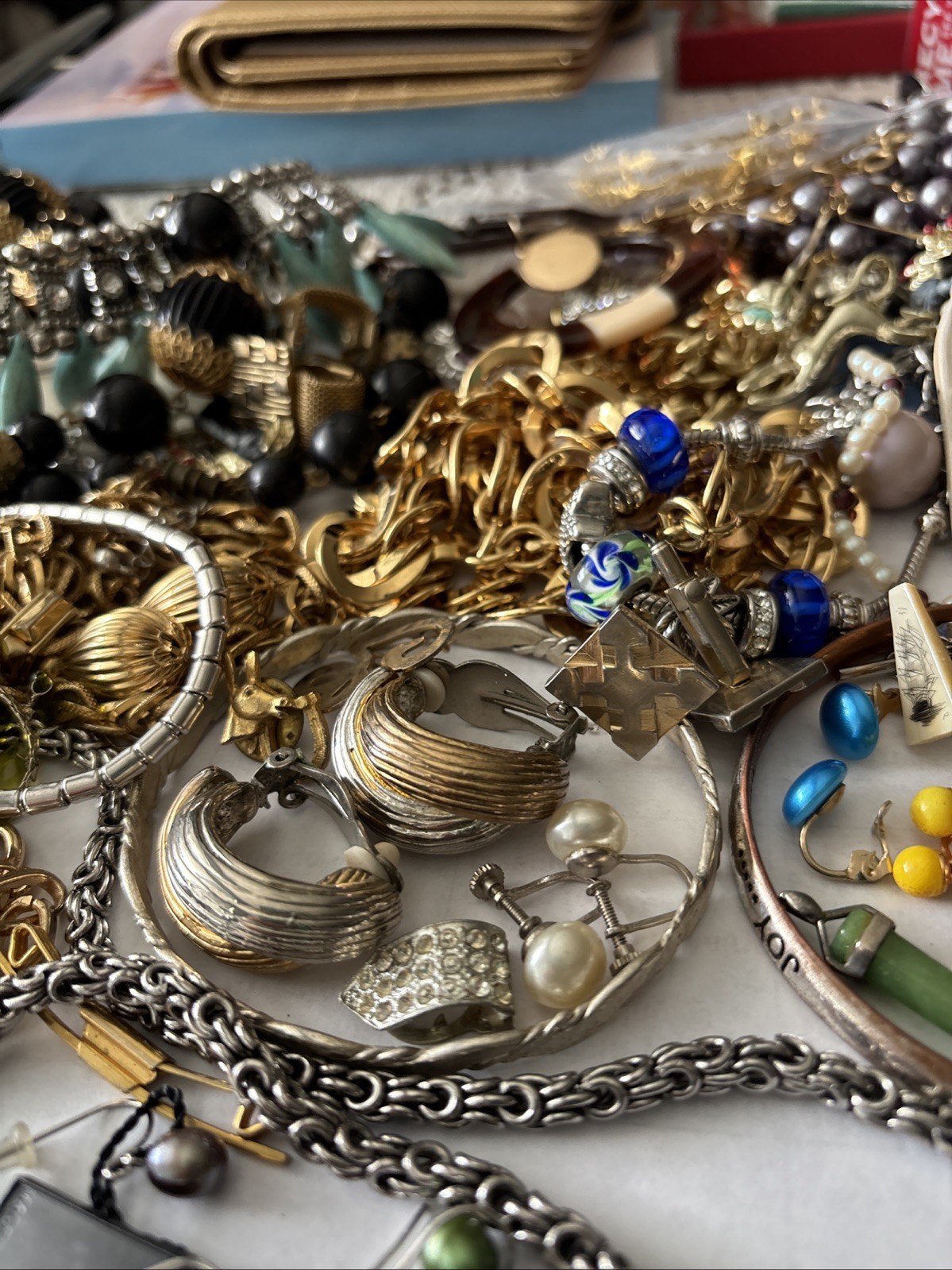 Lot Of Vintage Jewelry 50 ++ Pieces. Reseller Lot Some Signed. Not Tested.