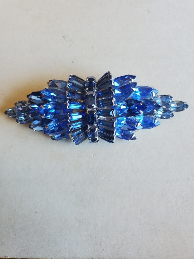 Kramer of New York Silver Tone Bow Look w/ Layers of Blues Assorted Sizes
