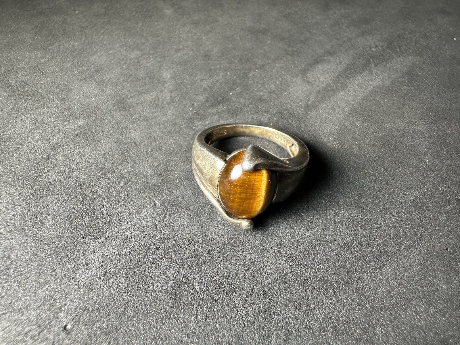 4.83g Vintage Sterling Silver 925 Ring Oval Golden Brown Statement M Size 6