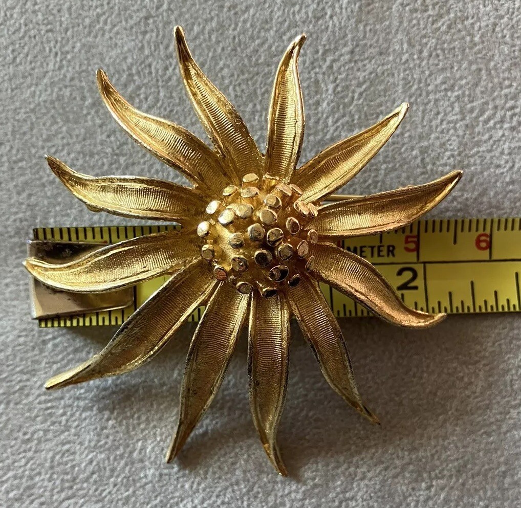 Vintage B.S.K Gold tone Flower Brooch 2.5 Inches New York