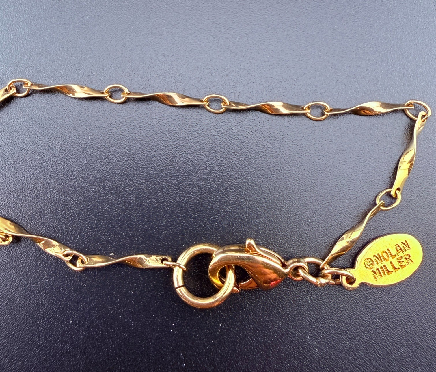 Nolan Miller Long Necklace Vtg Gold Tone Pink Faceted Acrylic/Resin Bead Signed