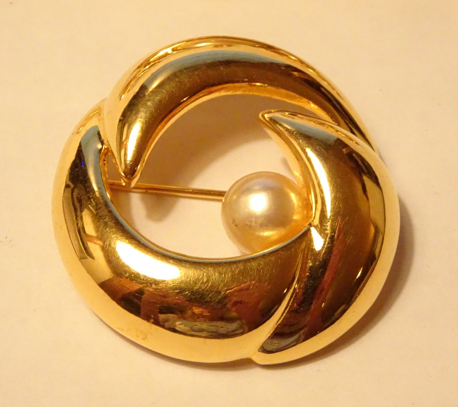 Signed Napier Brooches Pins Lot of 5 Gold Tone & White Vintage