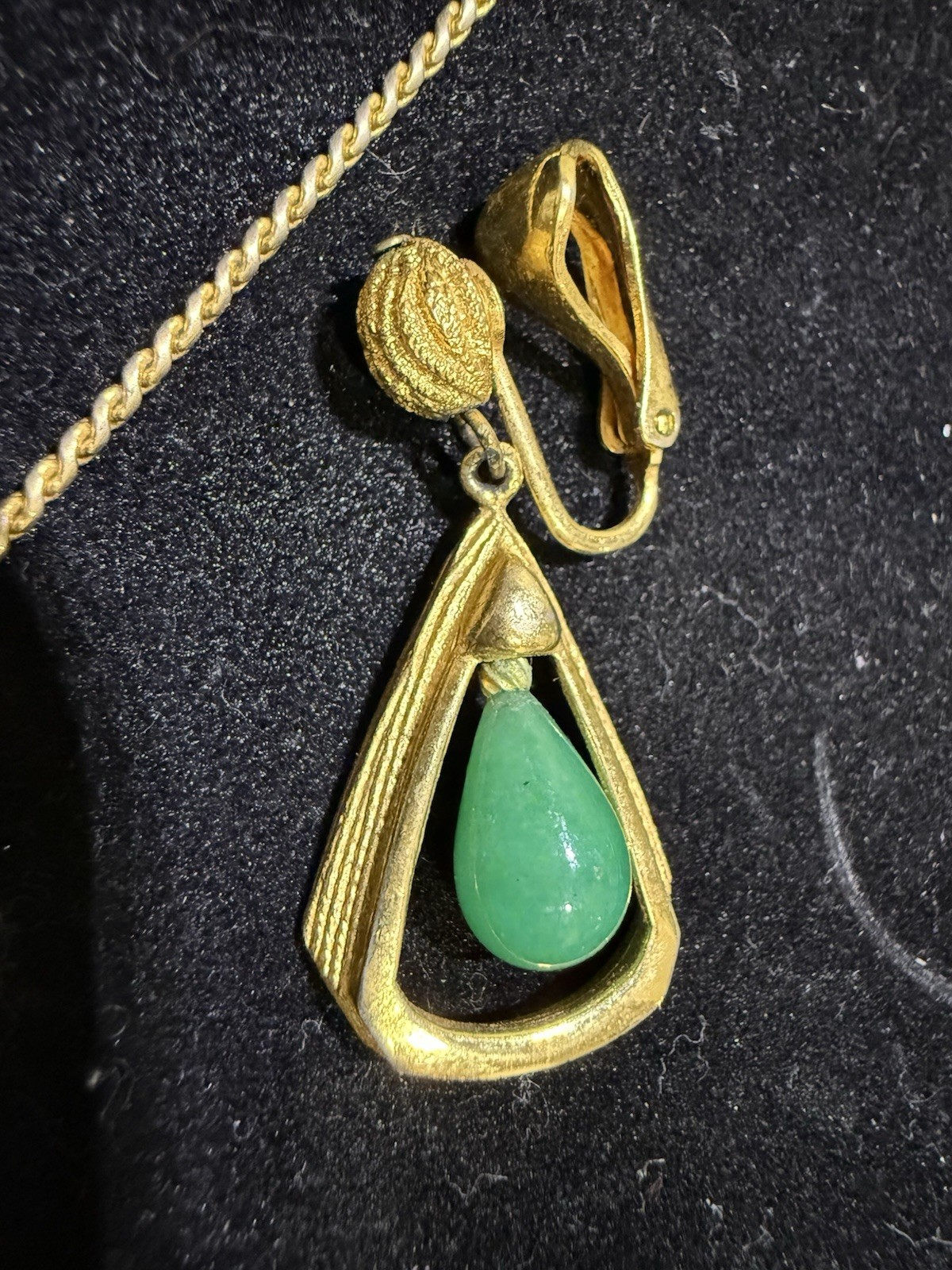 Vintage Gold Tone Faux Jade Dangle Tear Drop Necklace and Clip-On Earring Set