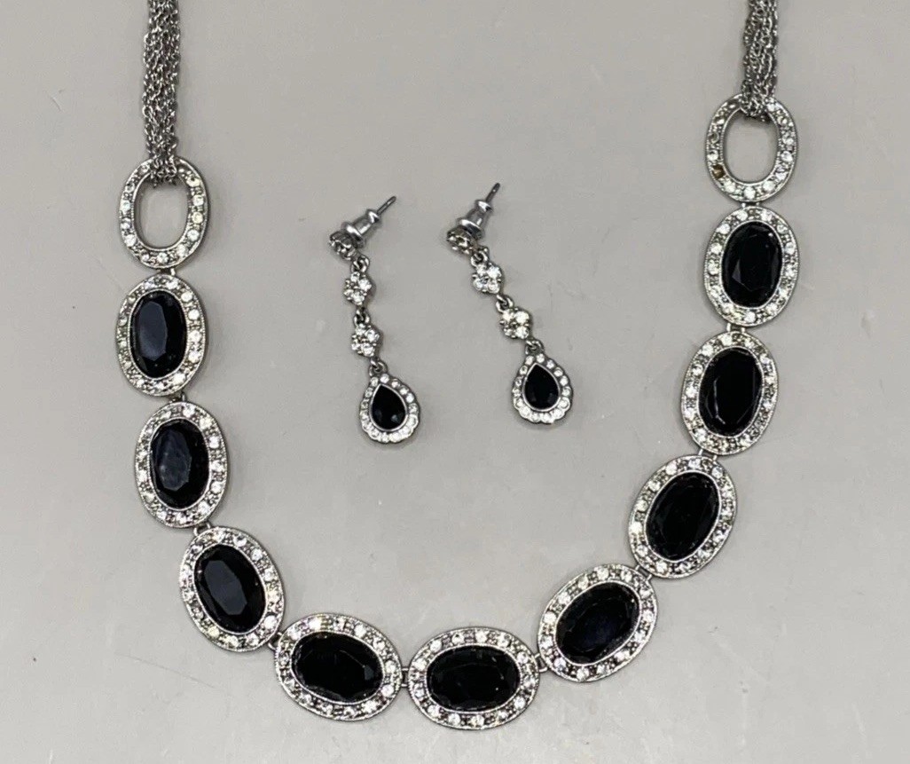 SPARKLE VTG Monet Necklace Earrings Set Black Glass Rhinestones SilverTone Chain