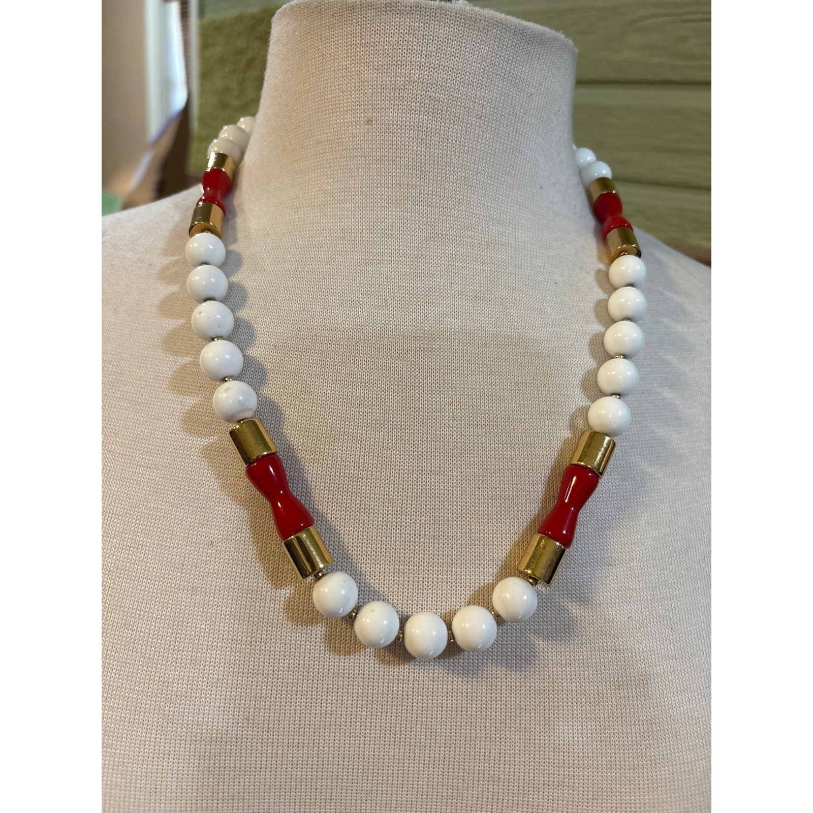 Vintage White Red Gold Beaded Strand Necklace Retro Mod 22 Inch
