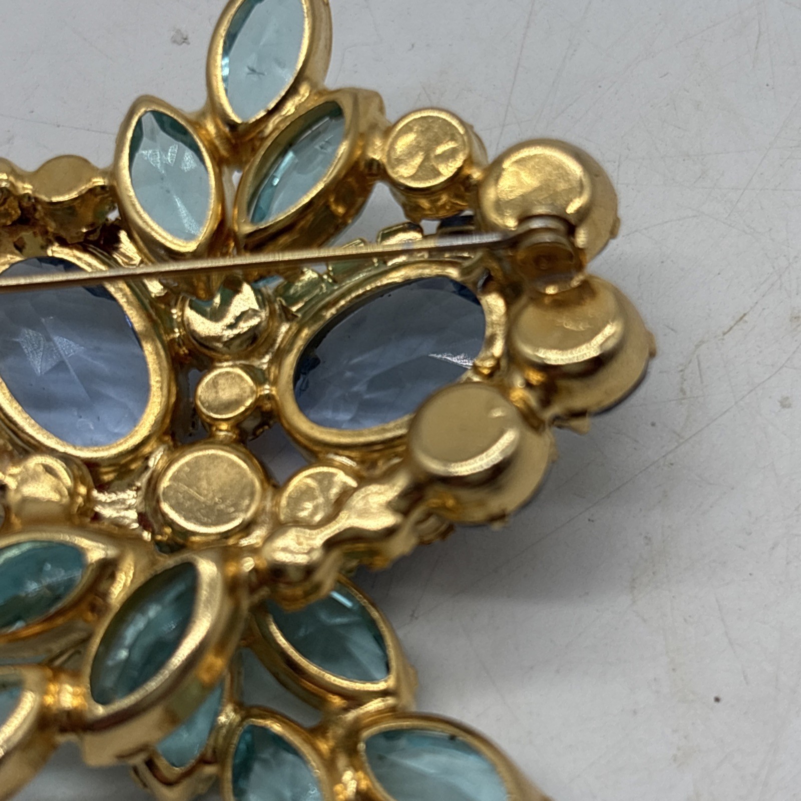 Juliana D&E Brooch/Pin OWL Aquamarine & Turquoise Rhinestone 2×2” Beautiful