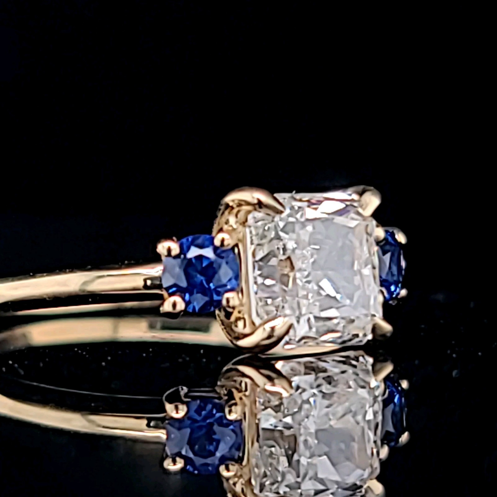 Vintage 14K Yellow Gold Engagement ring 1.41ct.Natural Radiant Cut Diamond