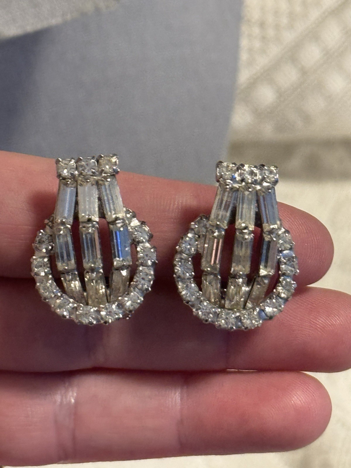 Vintage Art Deco Unsigned Kramer Silvertone Clear Crystal Rhinestone Earrings