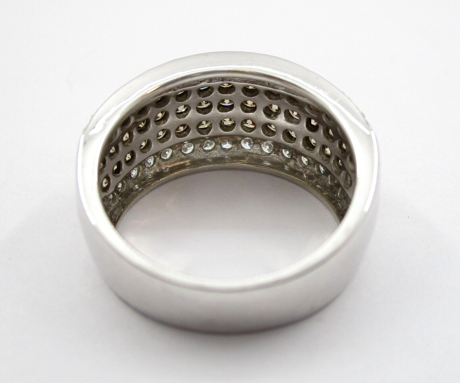 Levian 2000’s 1.20CTW Round Diamond Band Ring 14 Karat White Gold Size 7