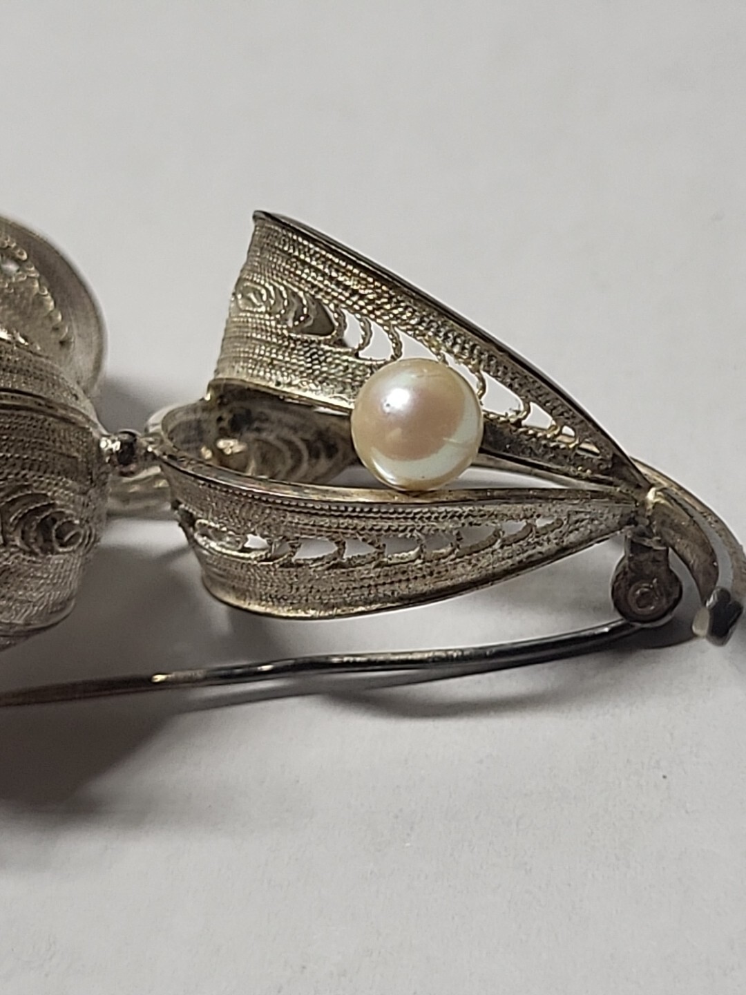 Sterling Silver Filigree Flower Vintage Japanese Akoya Cultured Pearl Brooch