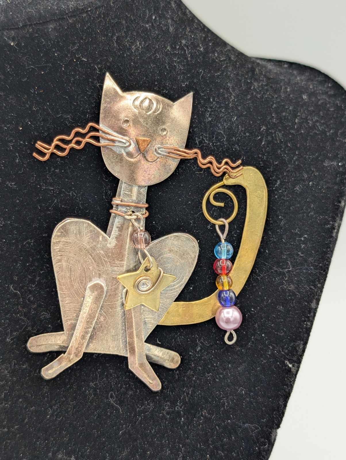 Vintage Mixed Metals Pilgrim Imports Sly Cat Pin Brooch Thailand Smiling Cat 3″