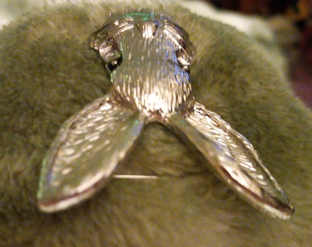 Bunny/Rabbit Head Brooch/Pin Brushed Silvertone Jewelry New!