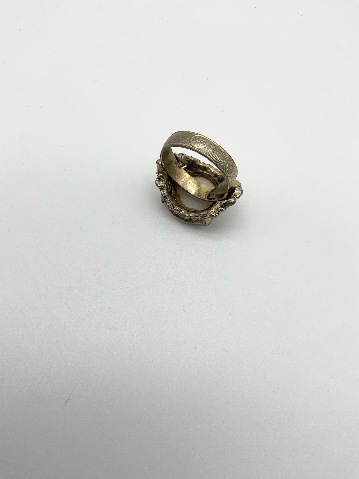 Vintage Gold tone Ring With A Hand Painted￼Stone With A Floral Design!!Y1