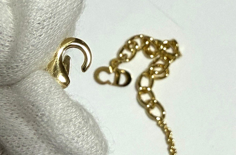 Christian Dior necklace pendant rhinestone gold plated diamond shape