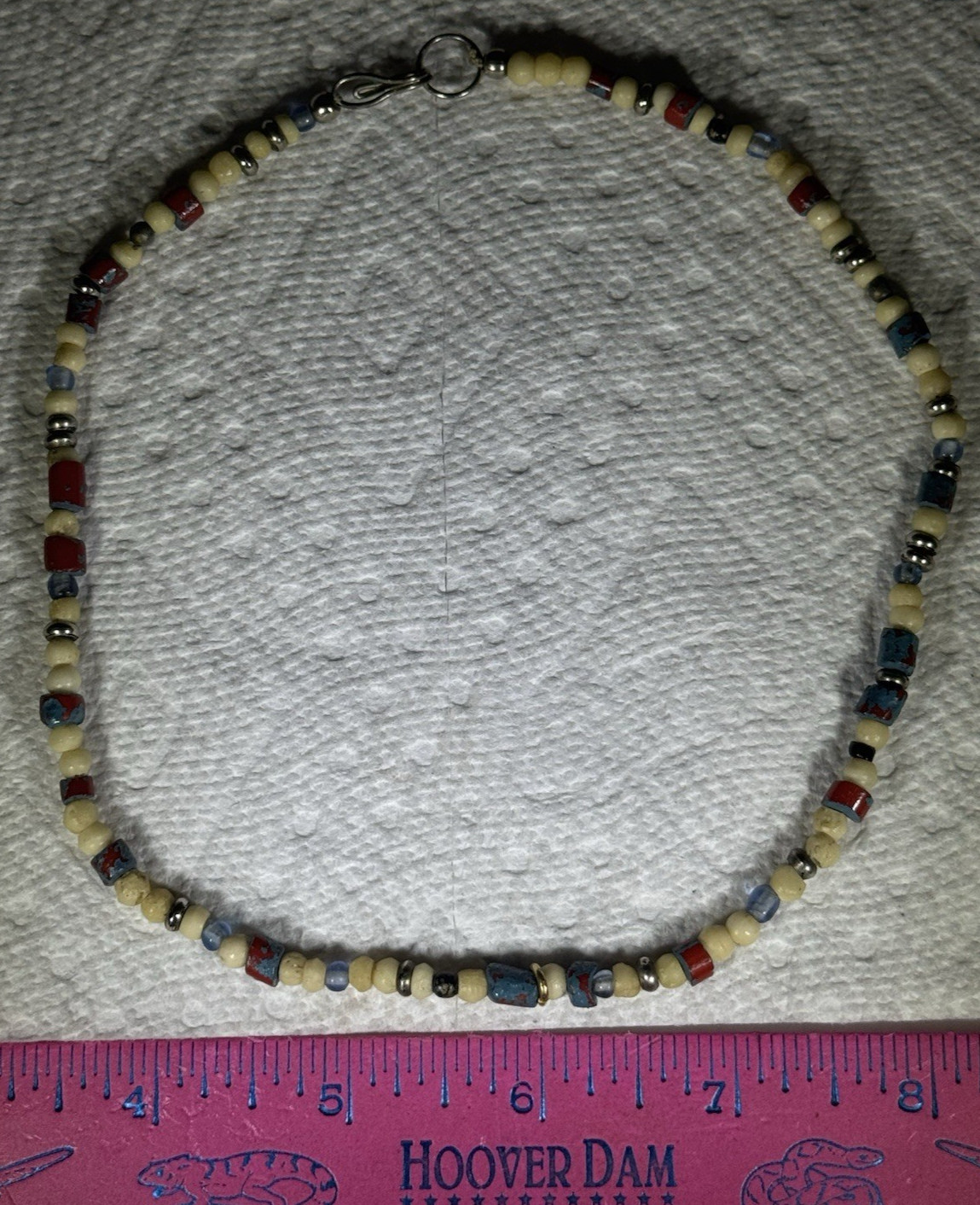COLORFUL MIXED MATERIALS BEADED NECKLACE 16″ LONG TURQUOISE? PLASTIC METAL GLASS