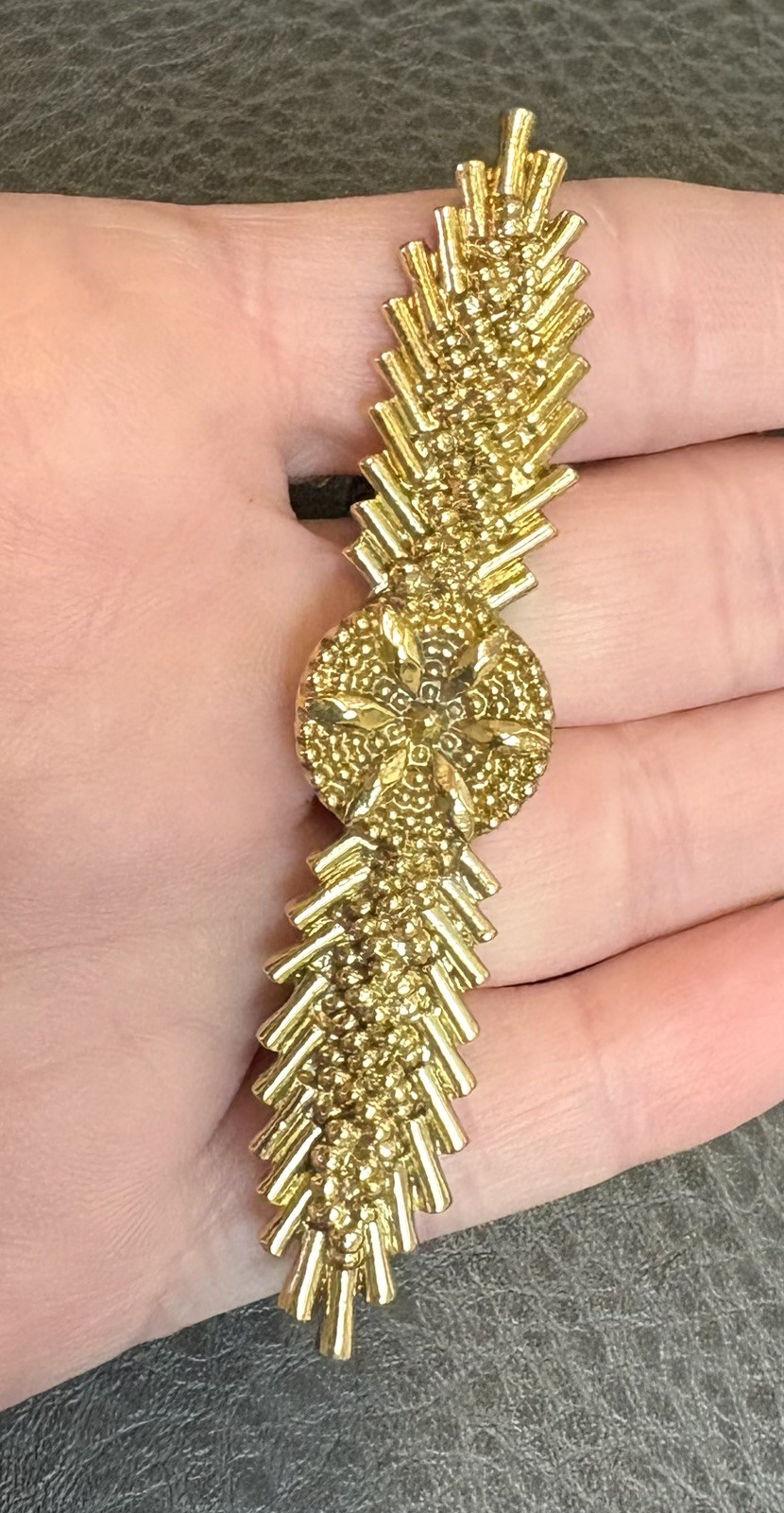 1928 Victorian Revival Ornate Bar Pin Brooch Vintage Gold Tone EXCELLENT