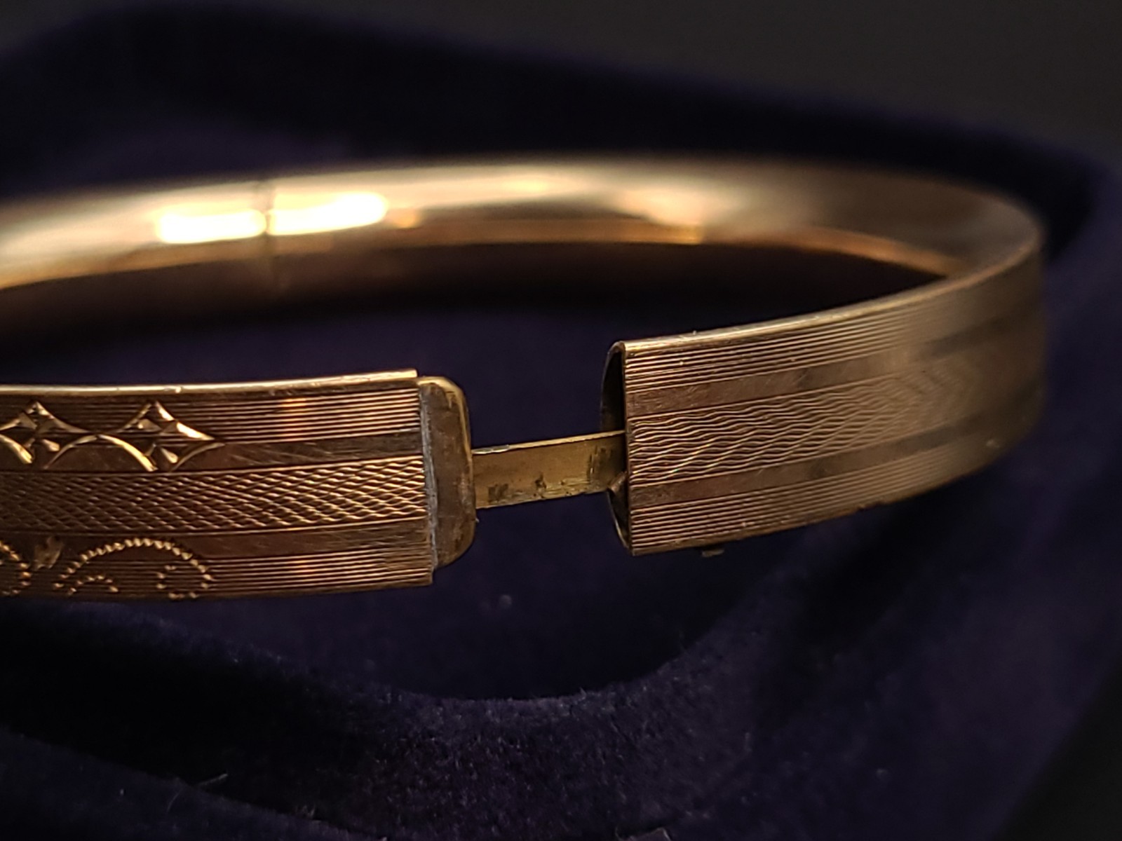 Antique Victorian SB Co Gold Filled Engraved Hinged Bangle Bracelet Floral