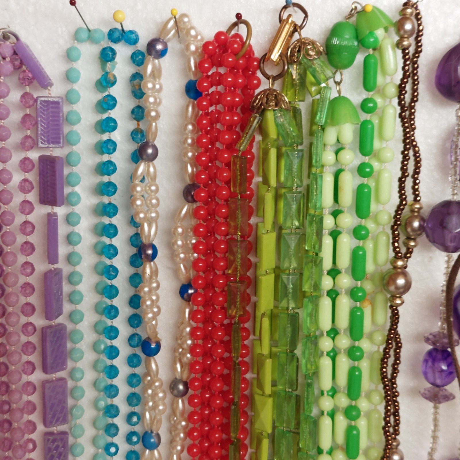 100 Pc Vtg-Now Beaded Necklaces Assorted Colors And Types