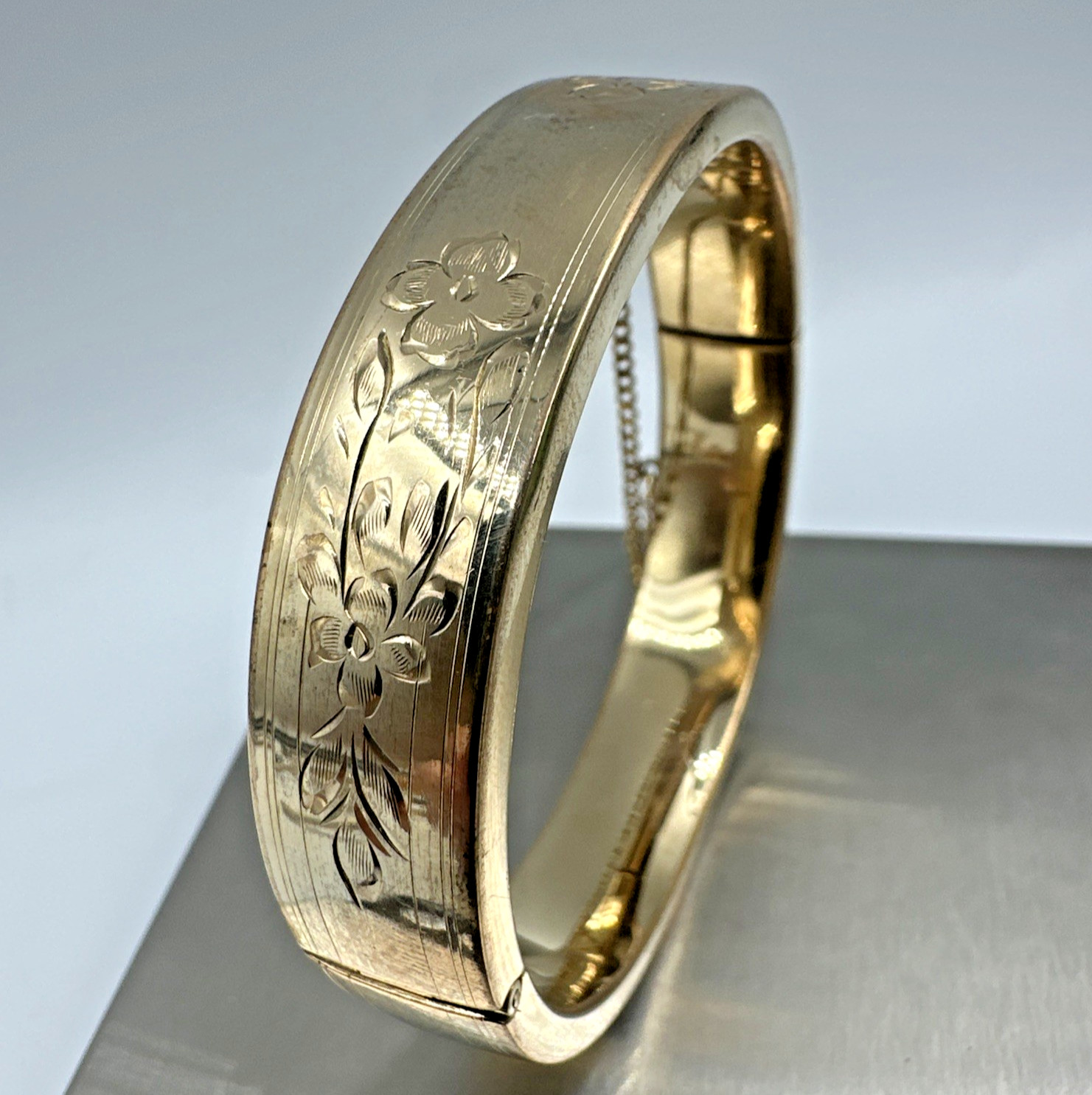 Vintage B.A. Ballou 1/20 12K Gold Filled Cuff Hinged Bracelet 22.3g, 12mm Sz 6.5