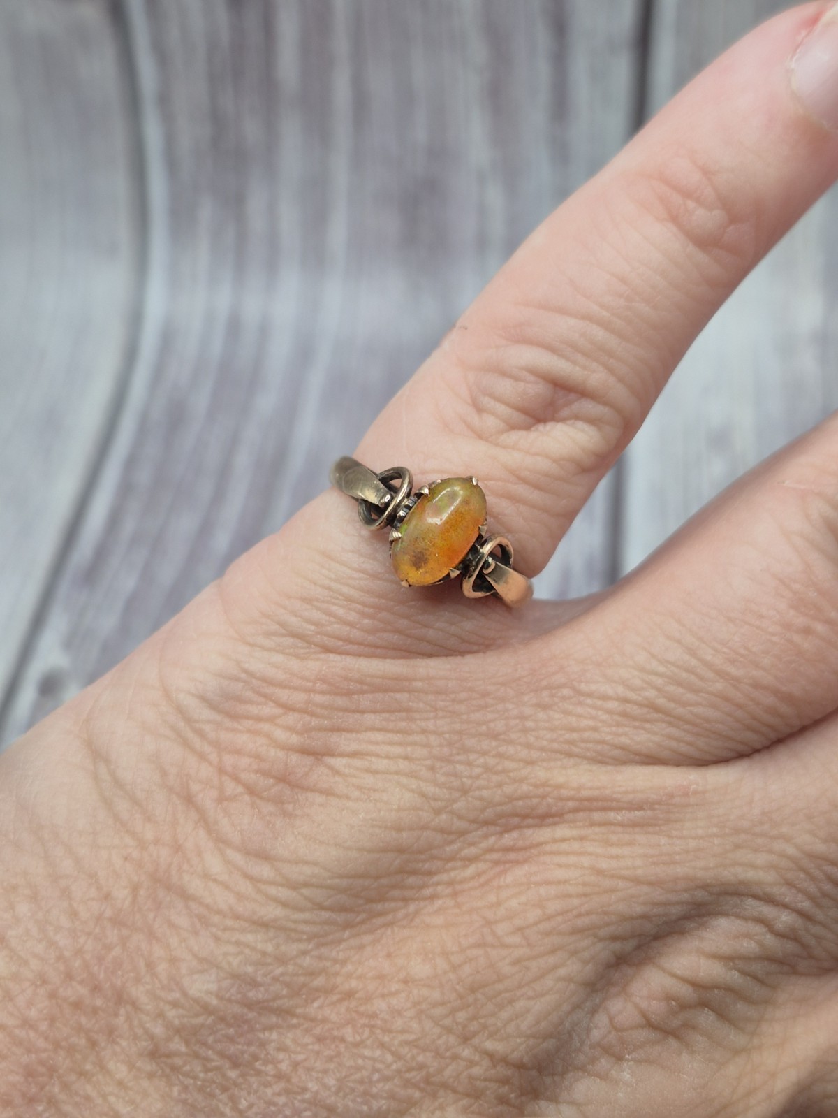 Antique 18K Yellow Gold Orange Fire Ethiopian Opal Ring Old Estate Jewelry