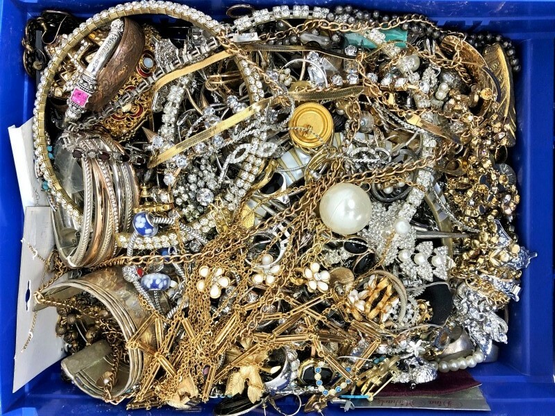 3 Pound Unsorted Huge Lot VTG Jewelry Vintage New Junk + Wear Resell Tangled In