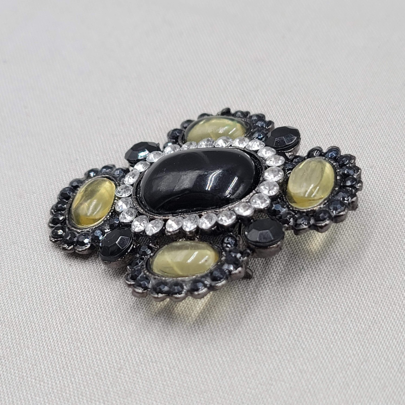 Vintage Yellow Cabochon Brooch Rhinestone Black Metal 2 1/8″