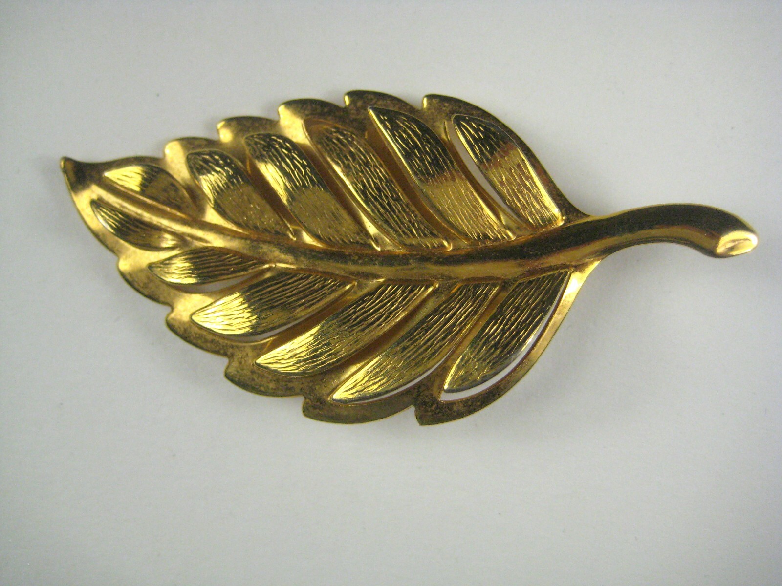 Leaf Pin Brooch 2.8 In Vintage Goldtone Open Work Stem Leaves Women Estate
