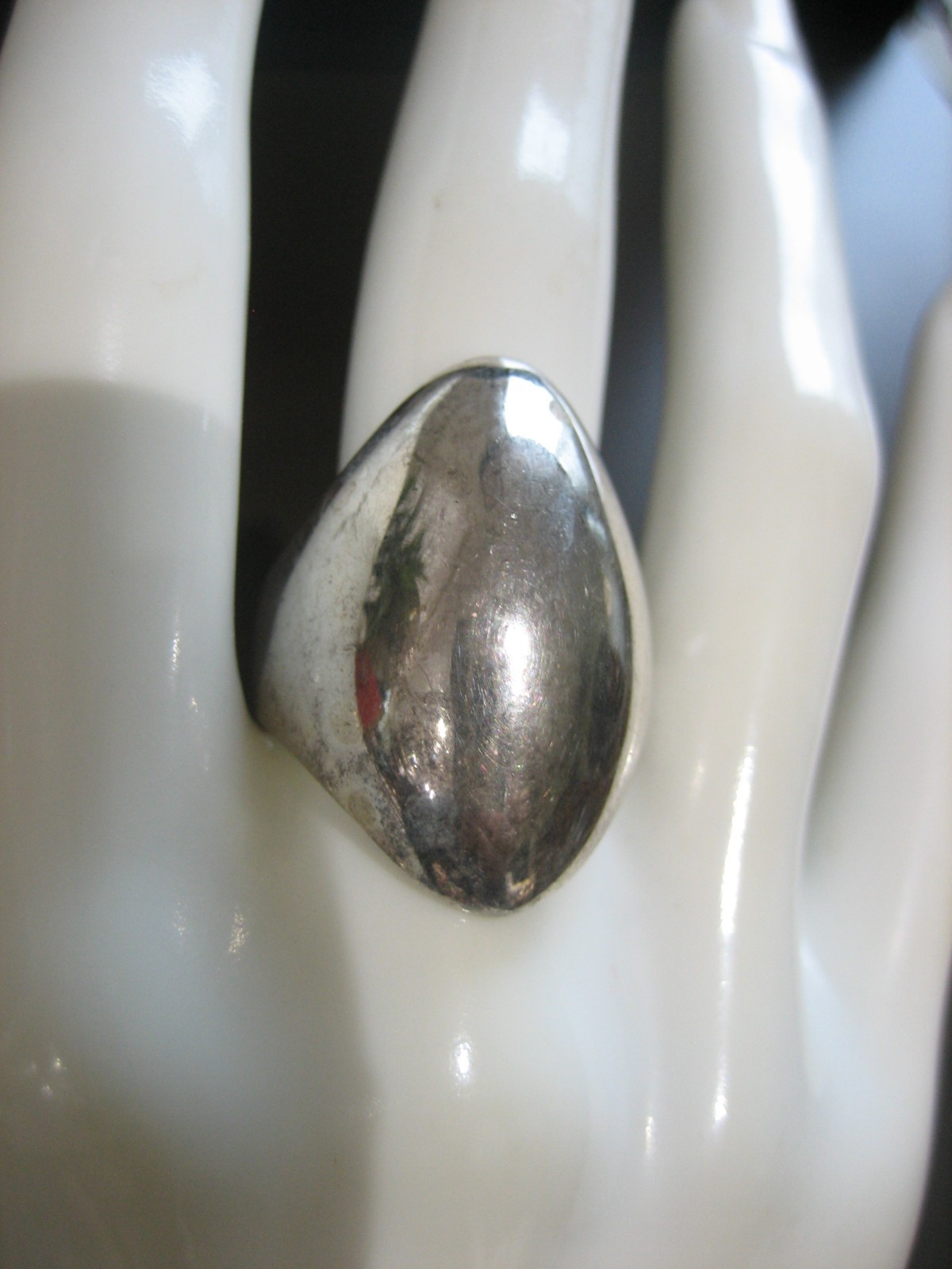 VINTAGE STERLING SILVER 925 MARKED MC MODERNIST DOME RING SIZE 8.5