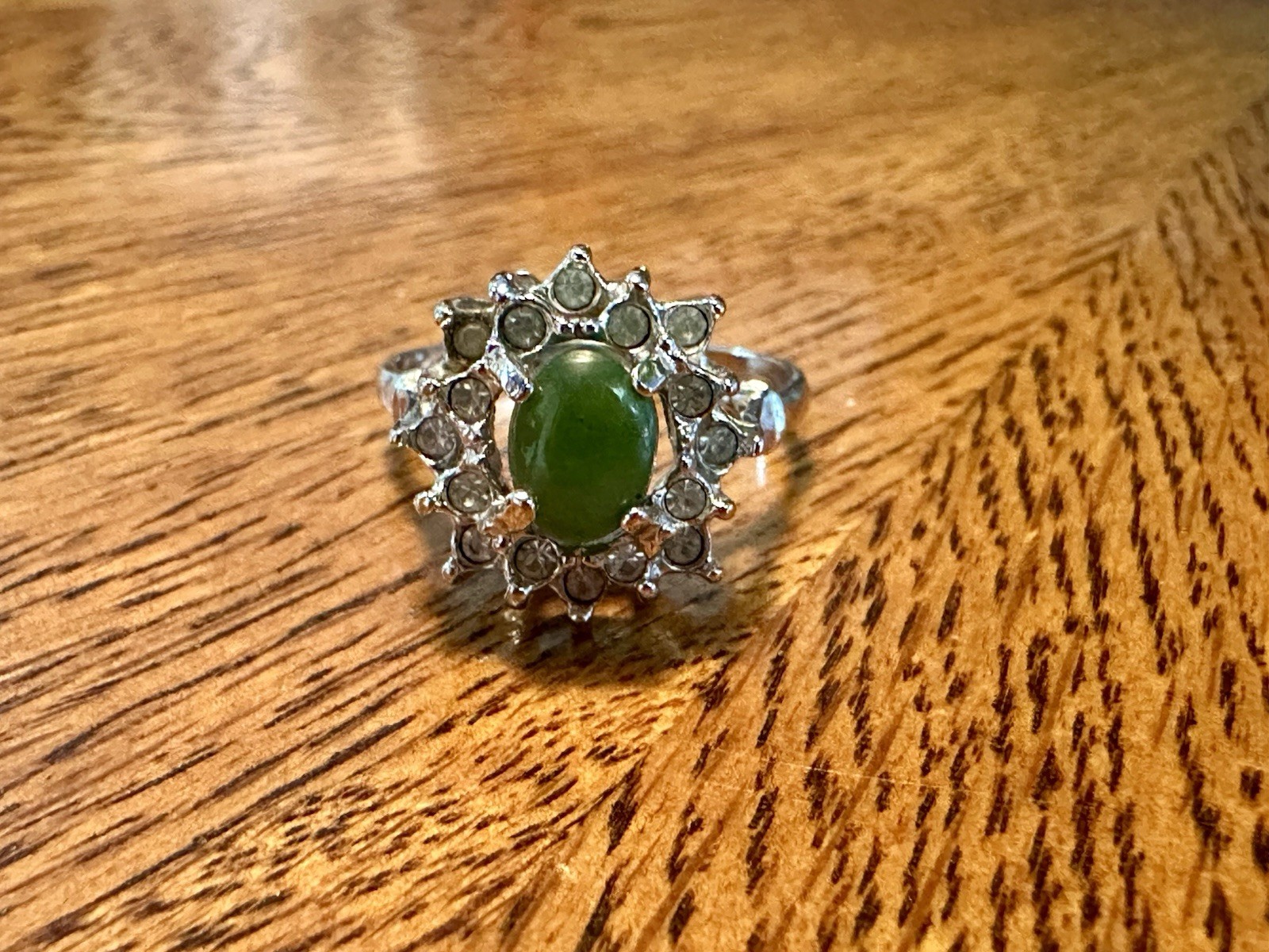 Vintage Signed Uncas Silver Tone Prong Set Faux Jade & Rhinestones Ring Size 10