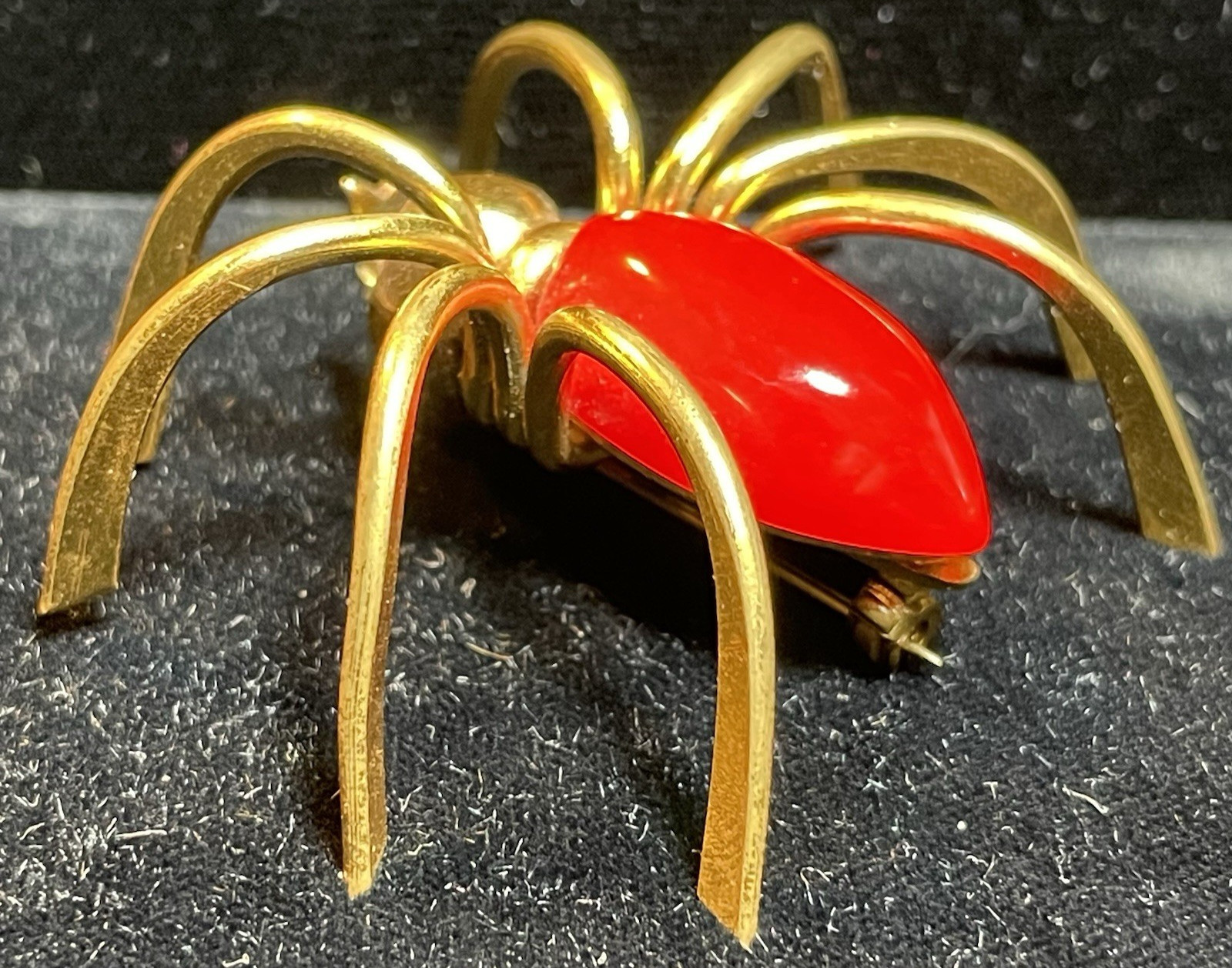 VTG 1930s-40s SPIDER BROOCH CHERRY RED BAKELITE & GOLD PLATED BRASS BODY MINTY!