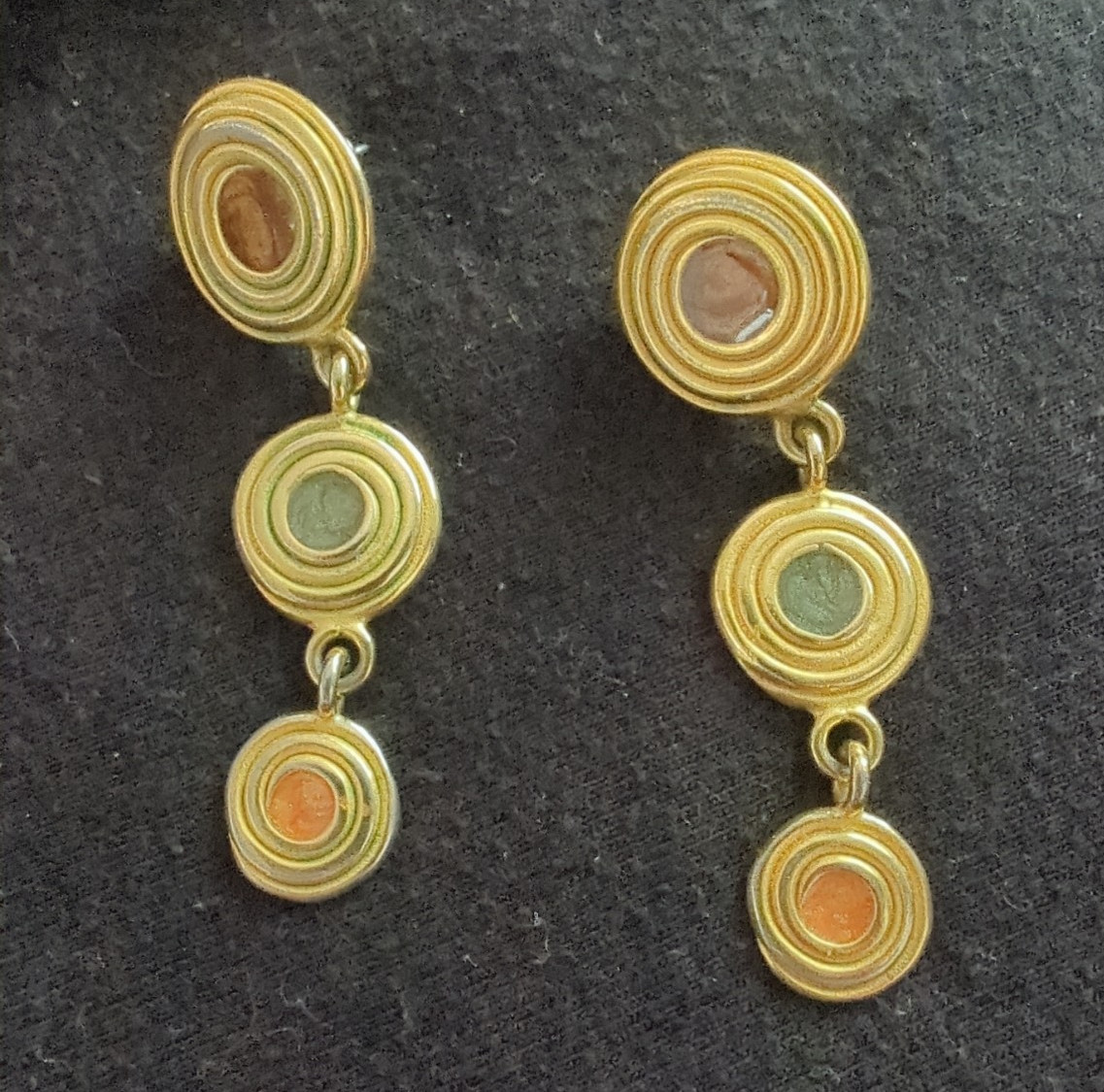 XEJA Pierced Earrings Gold-T Rings with Enamel Centers