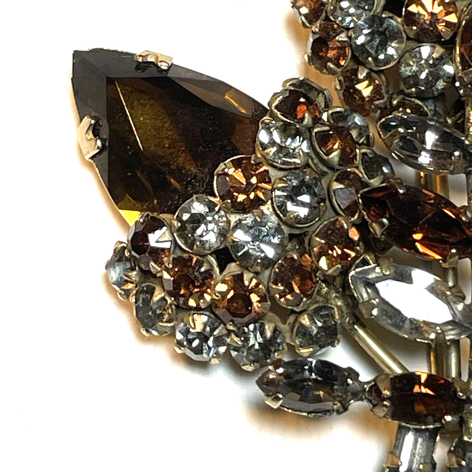 VTG UNSIGNED SCHREINER 3 ACORN STATEMENT BROOCH DARK TOPAZ & SMOKY GREY CRYSTALS
